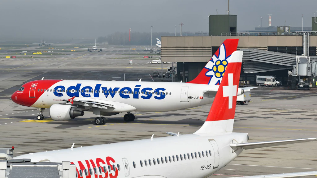 Aircraft on the taxiway